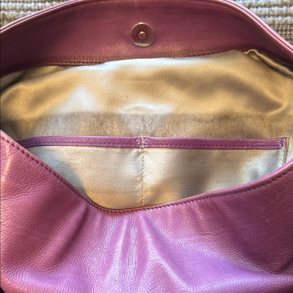 MICHAEL KORS DEEP PURPLE LEATHER SKORPIOS HANDBAG - Picture 10 of 12